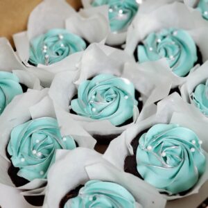 teal rosette cupcakes