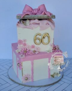 shopping box birthday cake